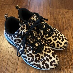 APL Womens Iconic Pro Leopard Sneakers, size 10